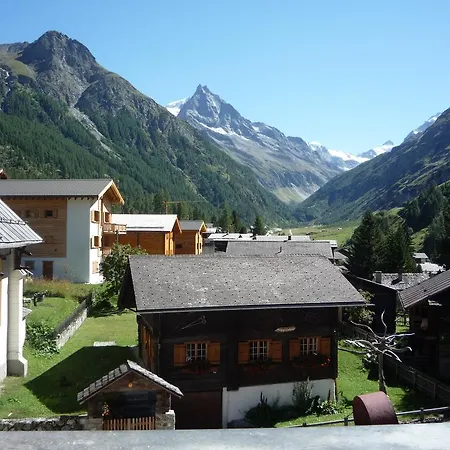 - Petit-dejeuner Le Trift Hotel Zinal