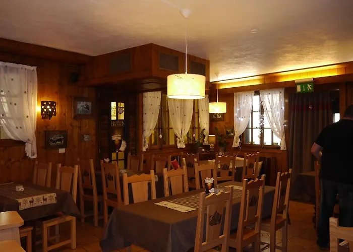 - Petit-dejeuner Le Trift 2*