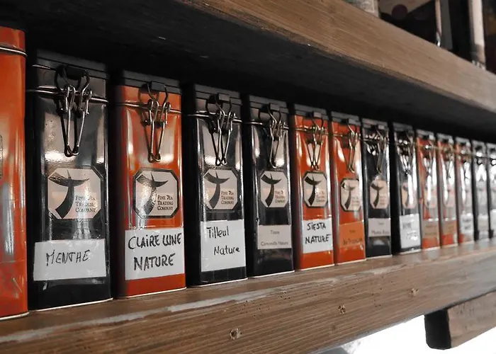 - Petit-dejeuner Le Trift Hotel