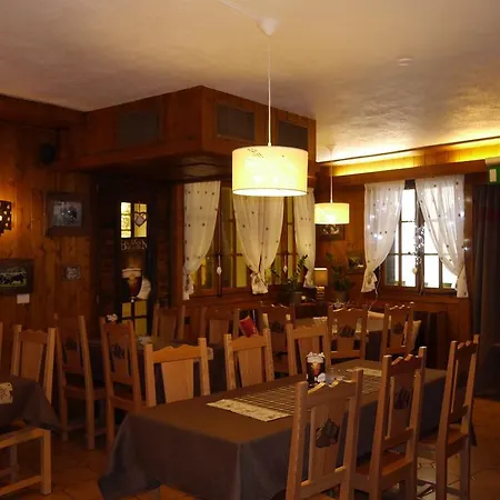 - Petit-dejeuner Le Trift 2*