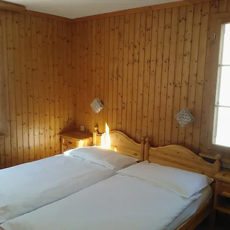 - Petit-dejeuner Le Trift