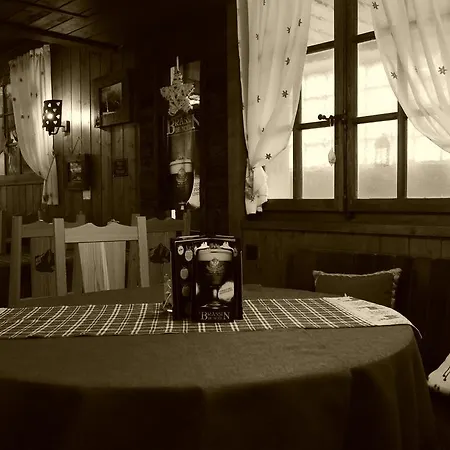 - Petit-dejeuner Le Trift 2*