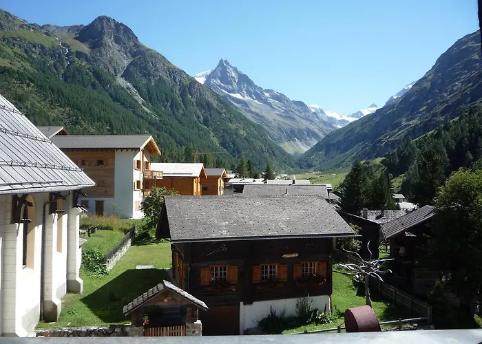 - Petit-dejeuner Le Trift Otel Zinal