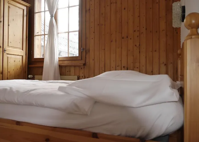 - Petit-dejeuner Le Trift Otel