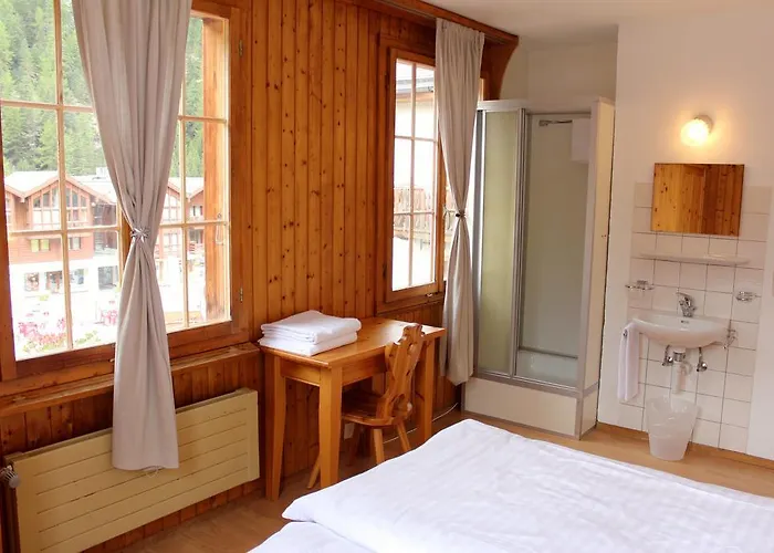 - Petit-dejeuner Le Trift 2* Zinal